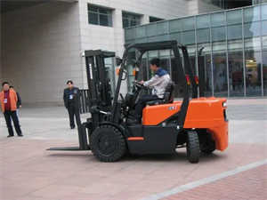 叉車證考試流程和報考材料是什么？