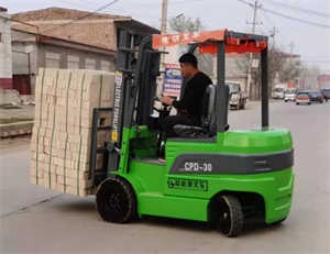 叉車證考試步驟是什么？費(fèi)用是多少？