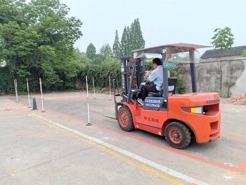 河源怎么報(bào)考叉車哪些條件費(fèi)用多少錢(qián)