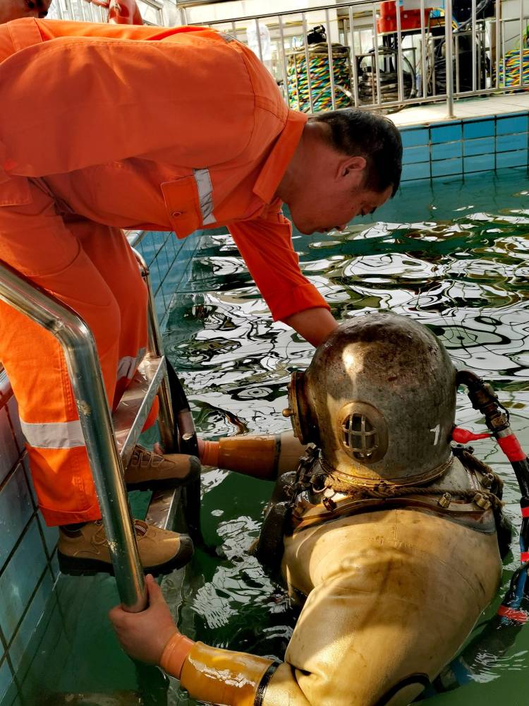 考市政潛水員要培訓多久