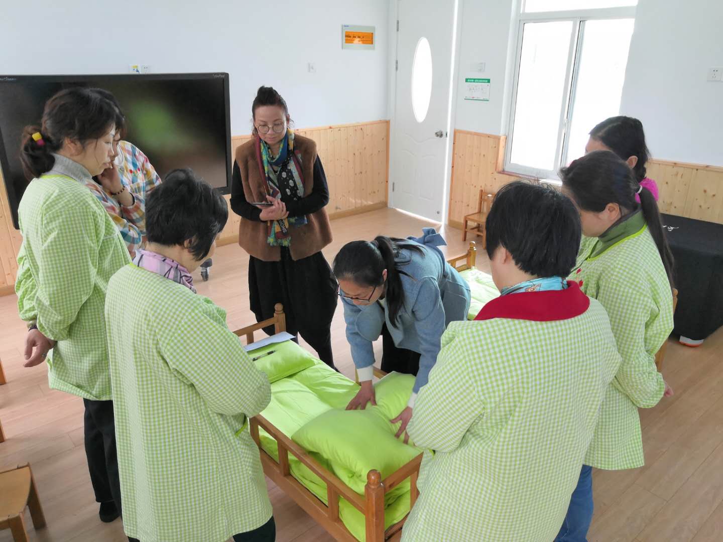 誰知道保育員怎么報(bào)名