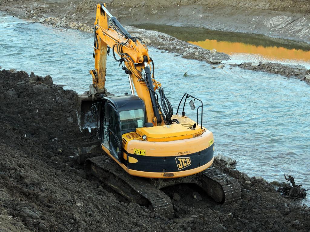 22-210Q2101QE94.jpg